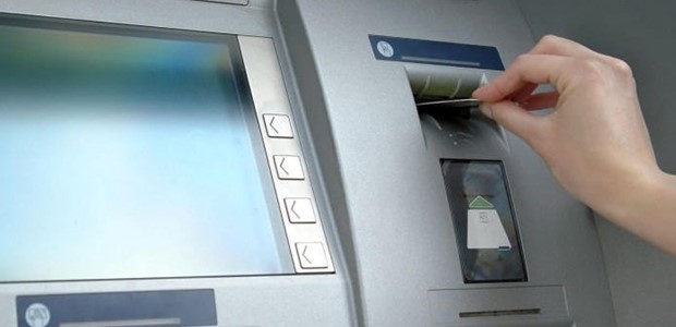 Ζευγάρι βρήκε τραπεζική κάρτα και πρoέβη σε αγορές 600 ευρώ